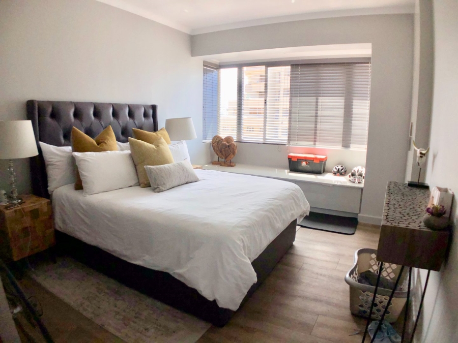 2 Bedroom Property for Sale in Sea Point Western Cape